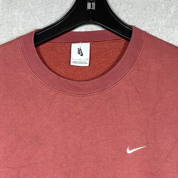 Nike Solo Swoosh Fleece Crew Sweatshirt Sweater Men’s Large Red Top Casual - Picture 3 of 13